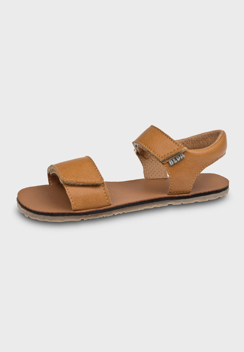 Beda sandal 