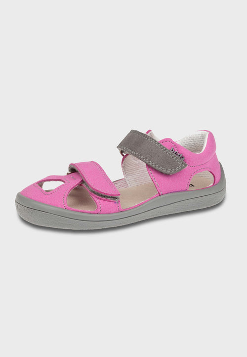 Beda Sandal 